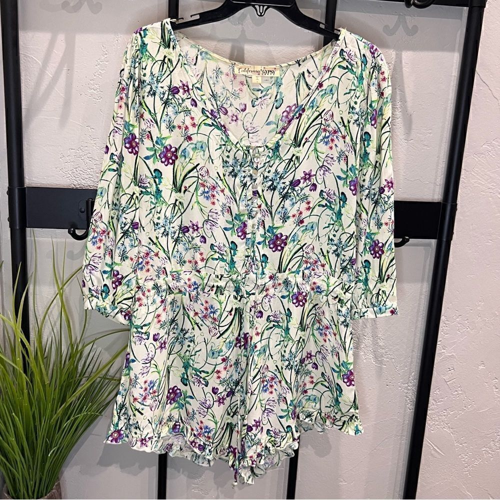 California gypsy floral shorts romper size large